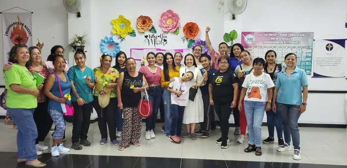 Capacitaci&oacute;n a gestoras comunitarias de la comuna 18