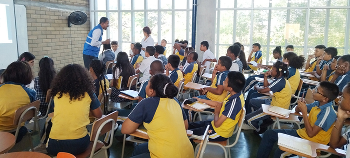 Pedagog&iacute;a en colegios para la prevenci&oacute;n del reclutamiento de menores de edad