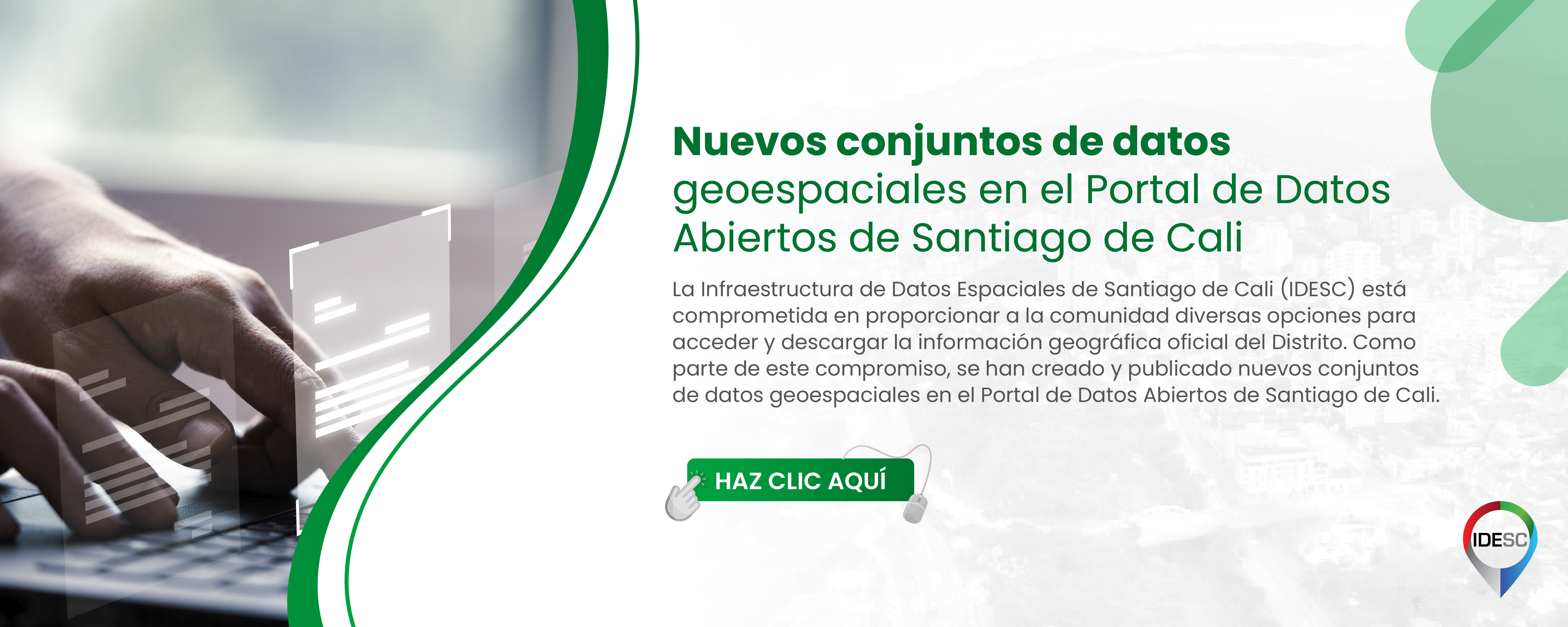 Pieza gráfica que contiene al lado izquierdo una fotografía de las manos de una persona sobre un computador pórtatil que se encuentra sobre un escritorio y al costado derecho el título de la noticia y debajo un breve resumen.