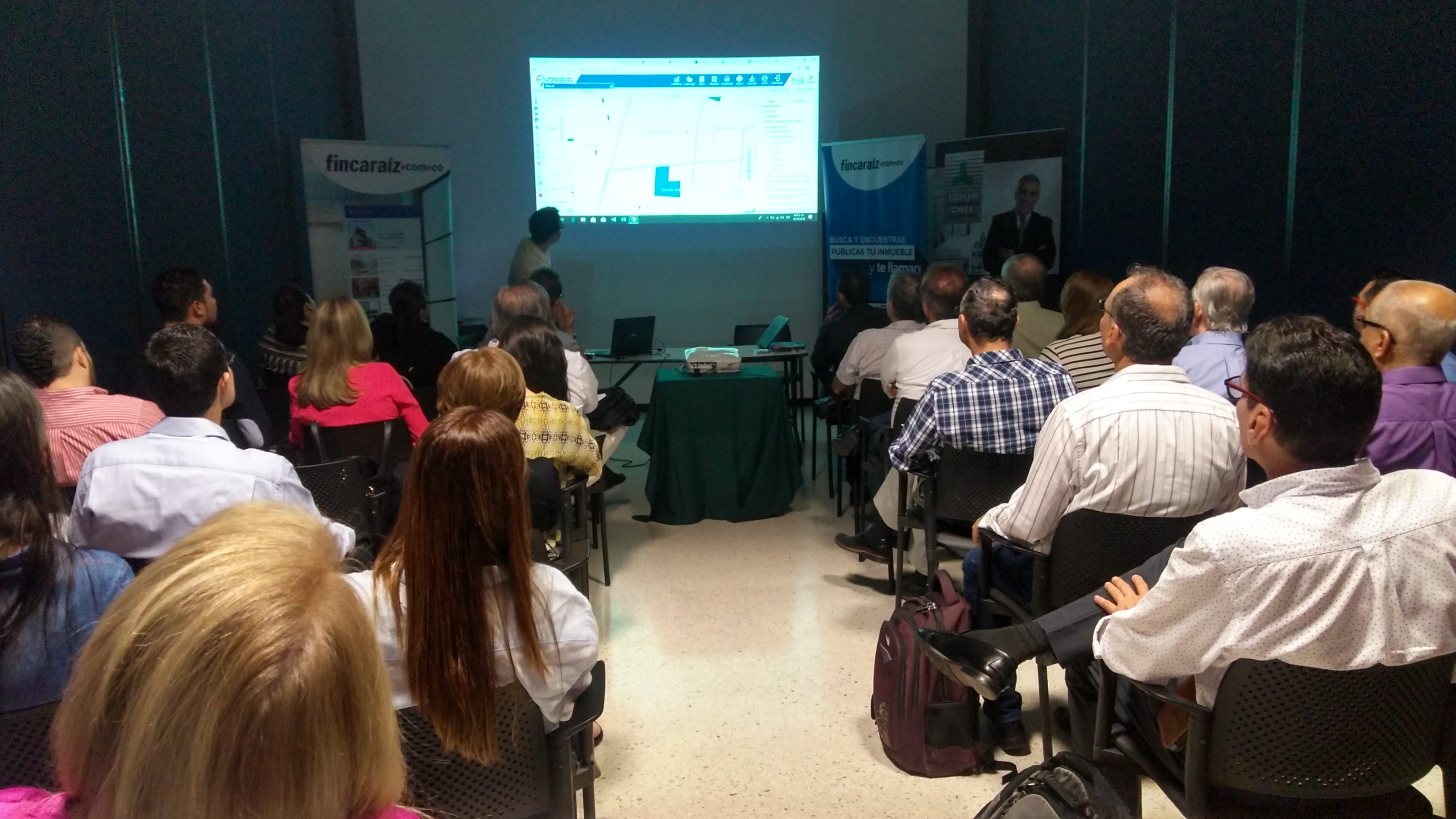 Empresarios afiliados a la Lonja presentes en el Conversatorio.