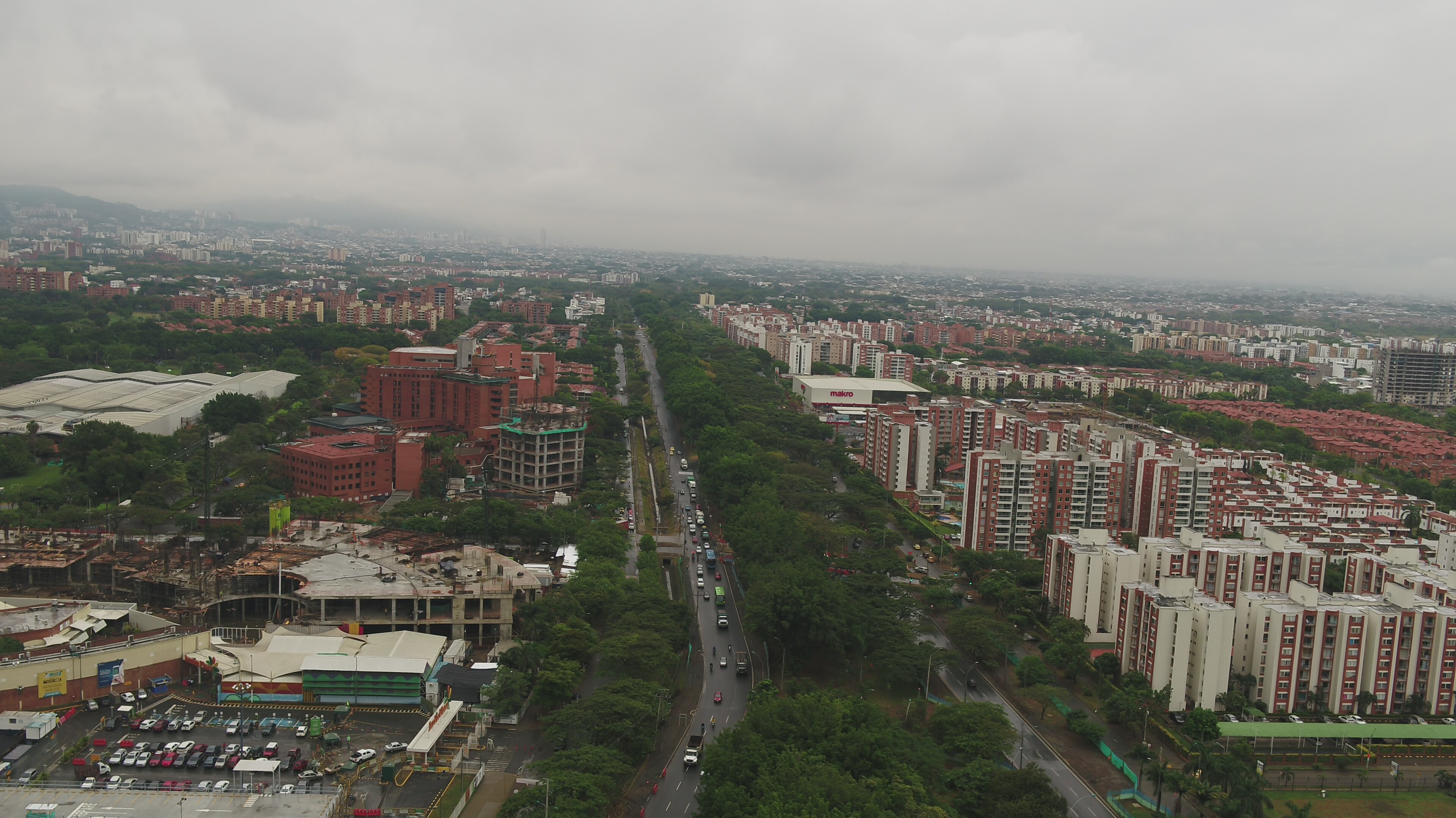 Imagen aérea del antiguo trazado de la vía férrea a la altura del Valle del Lilí.