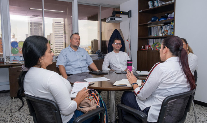 Cali y Popay&aacute;n intercambian experiencias sobre planes de ordenamiento territorial