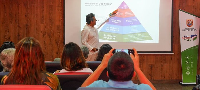 Cale&ntilde;os recibieron herramientas &uacute;tiles para el bienestar de sus animales compa&ntilde;eros