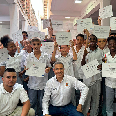 276 estudiantes de la Comuna 6 se certificaron con la Alcald&iacute;a de Cali  en programaci&oacute;n &lsquo;Lego Spike&rsquo;
