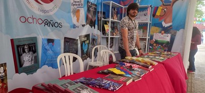 Colombianos que viven en Estados Unidos dejan leer sus cuitas desde la &lsquo;Feria Internacional del Libro&rsquo;