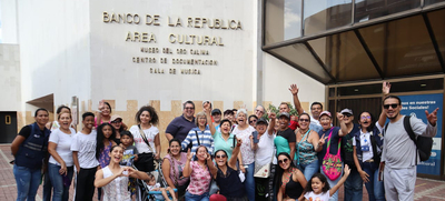 Entre risas, baile y cultura, cale&ntilde;os disfrutaron del recorrido tur&iacute;stico de este viernes de receso escolar
