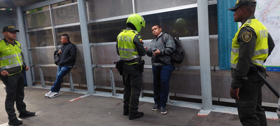 Para evitar que el delito viaje, Polic&iacute;a madrug&oacute; a subirse al MIO