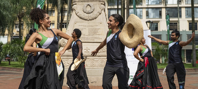 &iexcl;M&uacute;sica, danza y artes pl&aacute;sticas en la Plaza de Cayzedo!