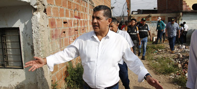 Autoridades realizan operativos de recuperaci&oacute;n del espacio p&uacute;blico en la comuna 15