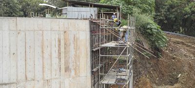 Parque Pac&iacute;fico levant&oacute; un muro de contenci&oacute;n en la ribera del r&iacute;o Cali