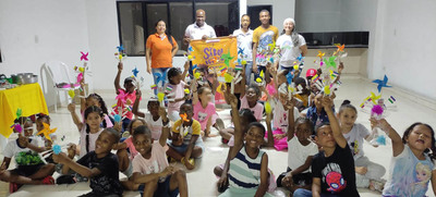 Ni&ntilde;os y ni&ntilde;as de comunidades negras y afro armaron sus macetas y conocieron sobre esta tradici&oacute;n cultural