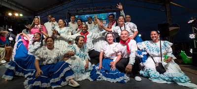 Mercedes Monta&ntilde;o brill&oacute; en la noche de luna llena en San Antonio