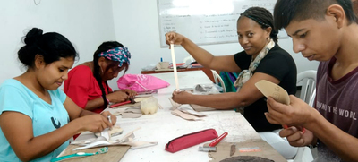 Atenci&oacute;n v&iacute;ctimas del conflicto armado: se agotan cupos para clases de fabricaci&oacute;n de calzado