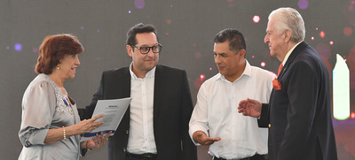 Cali exalta a ciudadanos e instituciones que han aportado a su transformaci&oacute;n