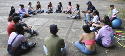 Experiencias y expectativas de su vida universitaria compartieron beneficiarios de Todas y Todos a Estudiar