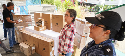 Alcald&iacute;a entrega veh&iacute;culo y equipos tecnol&oacute;gicos a establecimientos carcelarios