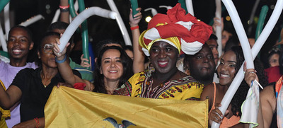 Turistas en el Petronio, fascinados y extasiados por el Pac&iacute;fico colombiano