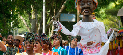 &iexcl;Las calles de Cali se visten de fiesta con nuestro gran Desfile de Colonias!