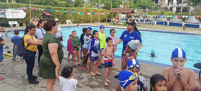 Festival de nataci&oacute;n en la Urbanizaci&oacute;n Barranquilla permiti&oacute; ver a los nuevos talentos de Cali