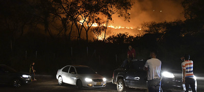 Sea bombero, pero de lejitos