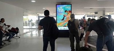 En el aeropuerto Bonilla Arag&oacute;n, la publicidad digital de Feria de Cali atrae a los viajeros