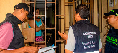 Alcald&iacute;a de Cali brinda atenci&oacute;n integral a los habitantes de edificaciones en riesgo en el sector de Chiminangos