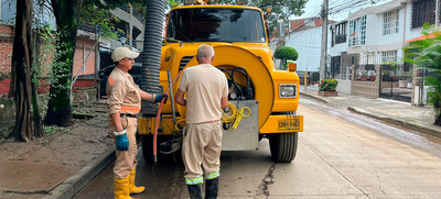 Despu&eacute;s de las fuertes lluvias, Emcali trabaja en la normalizaci&oacute;n del  servicio de acueducto y alcantarillado
