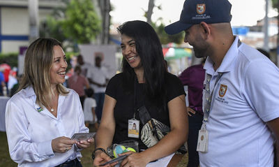 Contrataci&oacute;n P&uacute;blica atendi&oacute; a m&aacute;s de 70 empresarios en la Comuna 17 durante Feria de Servicios de Mi Cali Bella