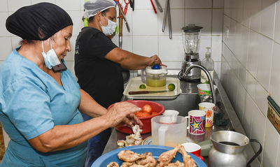 Gestores de los comedores comunitarios reciben cada 10 d&iacute;as insumos de calidad para garantizar su funcionamiento