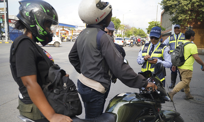 Listo el borrador del decreto por el cual se adoptan medidas preventivas para la seguridad vial: se restringe el tr&aacute;nsito de motocicletas
