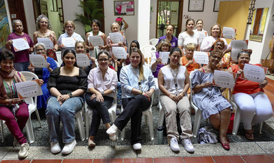 Seguimos potenciando el liderazgo social de las mujeres en Santiago de Cali