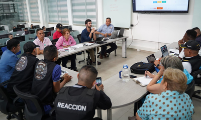 En mesa de trabajo, la ciudadan&iacute;a particip&oacute; activamente con miras a construir una movilidad segura y eficiente