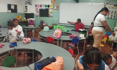A trav&eacute;s del juego, 44 ni&ntilde;os y ni&ntilde;as de la IEO Pedro Antonio Molina hacen su cambio del jard&iacute;n a la educaci&oacute;n inicial