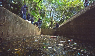 M&aacute;s de 1.000 metros c&uacute;bicos de residuos se han retirado de cinco r&iacute;os y 46 quebradas en Cali: Dagma y recicladores lideran las intervenciones