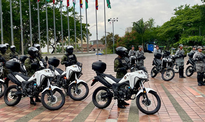 Se fortalecen las capacidades del Ej&eacute;rcito y la Fuerza A&eacute;rea: Alcald&iacute;a de Cali entreg&oacute; 24 motocicletas