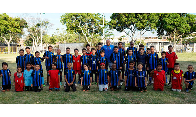Programa &lsquo;Deporvida&rsquo; forma a las nuevas figuras del f&uacute;tbol en el Polideportivo San Crist&oacute;bal del barrio Santa Elena