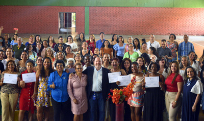 M&aacute;s de mil emprendedores cale&ntilde;os se grad&uacute;an en liderazgo e innovaci&oacute;n con enfoque en econom&iacute;a solidaria