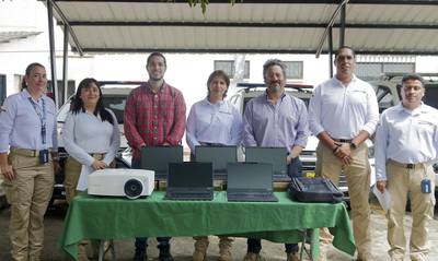 La Alcald&iacute;a refuerza y apoya el trabajo de Migraci&oacute;n Colombia en Cali: se hizo entrega de equipos tecnol&oacute;gicos para este organismo