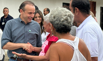 &iexcl;Alegr&iacute;a total! Alcalde Eder les cumpli&oacute; a los vecinos de Santa M&oacute;nica Popular y les entreg&oacute; m&aacute;s de 700 metros lineales de v&iacute;as para estrenar