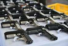 M&aacute;s de 57.000 armas ilegales han sido incautadas en Cali durante 2022