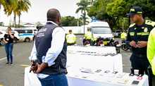 En contundentes operativos las autoridades de Cali recuperaron 700 celulares y 7 motocicletas robadas 