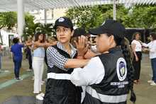 M&aacute;s de 30 mujeres de la Secretar&iacute;a de Seguridad y Justicia hicieron parte de la actividad de Defensa Personal