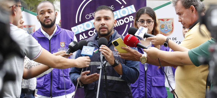 Sancionan a dos establecimientos comerciales por publicidad enga&ntilde;osa a consumidores cale&ntilde;os