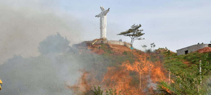 Alcald&iacute;a ofrece hasta $5 millones para capturar a responsables de incendios en &aacute;reas protegidas y en bienes p&uacute;blicos o privados