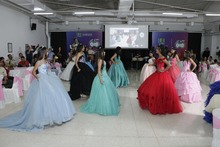 A 15 quincea&ntilde;eras vulnerables les celebraron su cumplea&ntilde;os, por todo lo alto