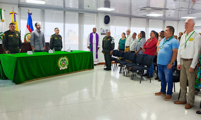 Alcald&iacute;a de Cali y Polic&iacute;a Metropolitana reconocen a l&iacute;deres comunitarios por su aporte a la seguridad