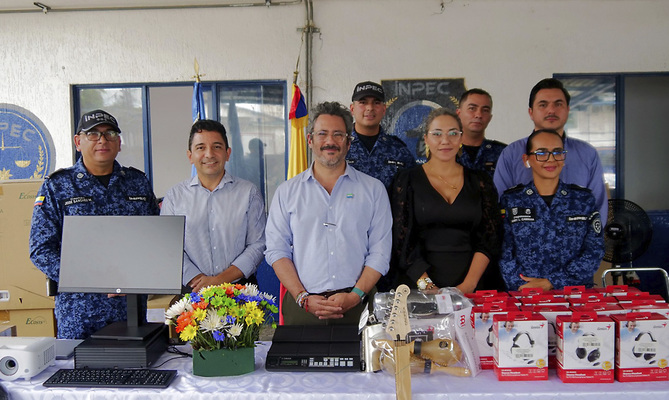 Alcald&iacute;a de Cali entreg&oacute; al Inpec elementos para fortalecer los procesos de resocializaci&oacute;n de la poblaci&oacute;n privada de la libertad