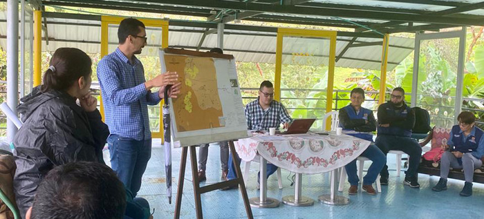 Alcald&iacute;a socializ&oacute; dise&ntilde;os de obras de agua potable que se har&aacute;n en la zona rural