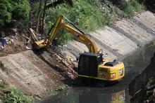 300 toneladas de residuos se han retirado del Canal Oriental de aguas lluvias