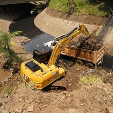 300 toneladas de residuos se han retirado del Canal Oriental de aguas lluvias